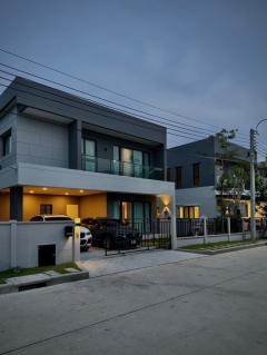 RM670 ใหเ้ช่าบ้านเดี่ยว 2 ชั้น Centro Bangna หลังเมกาบางนา บ้านพร้อมอยู่
