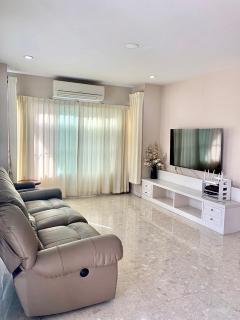 P1139 ให้เช่า บ้านเดี่ยวโครงการ นันทวัน สวนหลวง ร.9 Nantawan Suanluang Rama 9 เฉลิมพระเกียรติรัชกาลที่ 9 ซอย 62 ตกแต่งสวยพร้อมเข้าอยู่ P1139-ให้เช่า-บ้านเดี่ยวโครงการ-นันทวั