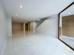 ขาย บ้าน ทาวน์เฮ้าส์ ลาดพร้าว 71 สังคมสงเคราะห์ 10 หมู่บ้าน เกษมสันต์ 1 รีโนเวทใหม่ทั้งหลัง พร้อมอยู่-202509031734361756895676010.jpg