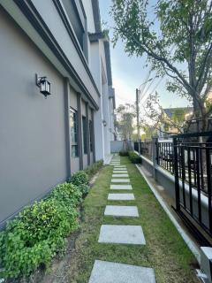RM610 ให้เช่า บ้านเดี่ยว Centro บางนา  ​บ้านหันหน้าทิศเหนือ เฟอร์ครบ หิ้วกระเป๋าพร้อมเข้าอยู่-202509032038191756906699349.jpg