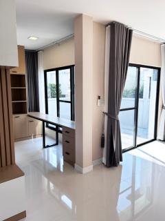 RM624 ให้เช่า บ้านเดี่ยว Manthana Onnut–Wongwaen 4   (เฟอร์ฯ + เครื่องใช้ไฟฟ้าครบ) ใกล้ทางด่วนวงแหวน - บูรพาวิถี - สุวรรณภูมิ-202509032135371756910137865.jpg