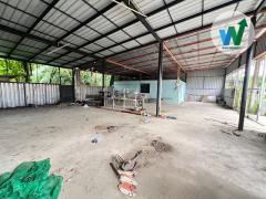 รหัสทรัพย์สิน : G85110  ขายที่ดินพร้อมสิ่งปลูกสร้าง เคหะรพีพัฒน์2 เลียบคลองรพีพัฒน์ คลองสี่ ปทุมธานี เนื้อที่ 60.30 ตารางวา พื้นที่ใช้สอยประมาณ 241.2 ตารางเมตร 1 ห้องนอน 2 ห้องนั่งเล่น 1 ห้องน้ำ 1 ห้องครัว จอดรถหน้าบ้านได้ 2 คัน น้ำไฟพร้อม ถนนหน้าที่-202509041337241756967844845.jpg