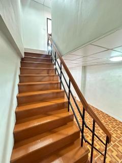 ขายทาวน์เฮ้าส์ 2 ชั้น หลังริม หมู่บ้านเทพารักษ์ กม. 25 คิงคอง ซอย 1 ขนาด 17.0 ตารางวา ใกล้นิคมอุตสาหกรรมบางพลี-202509041456461756972606193.jpg