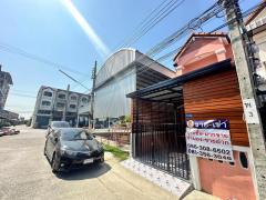ขายทาวน์เฮ้าส์ 2 ชั้น หลังริม หมู่บ้านเทพารักษ์ กม. 25 คิงคอง ซอย 1 ขนาด 17.0 ตารางวา ใกล้นิคมอุตสาหกรรมบางพลี-202509041456491756972609253.jpg