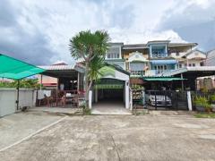 ขายทาวน์โฮม 3 ชั้น รีโนเวทใหม่ หมู่บ้านการ์เด้นท์ปาล์มวิลเลจ Garden Palm Village เนื้อที่ 25 ตร.ว ทำเลดี ราคาต่อรองได้