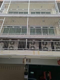 ขายด่วน  Home office 4 ชั้น ครึ่ง 2 ห้องตีทะลุถึงกัน ถนนเจริญนคร แขวงบางลำภูล่าง เขตคลองสาน กรุงเทพ