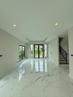 RM635 ขายบ้านเศรษฐสิริ วัชรพล-เทพรักษ์ สวนใหญ่ หันทิศใต้ มีความเป็นส่วนตัว-202509091349411757400581470.jpg