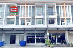 อาคารพาณิชย์ หมู่บ้าน ไอลีฟ ทาวน์ ลำลูกกาคลอง 3 เนื้อที่ 19.1 ตรว. ถนนเลียบคลองสาม ต.ลาดสวาย อ.ลำลูกกา จ.ปทุมธานี