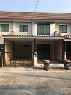 ขายทาวน์เฮ้าส์ 2 ชั้น หมู่บ้านพฤกษา 79 ลำลูกกาคลอง 3 เนื้อที่ 18 ตารางวา  ถนนลำลูกกา ตำบลลาดสวาย อำเภอลำลูกกา จังหวัดปทุมธานี   *** (ลดราคา จากราคา 2,350,000 บาท เหลือเพียงราคา 2,200,000 บาท) ***