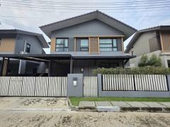 บ้านแฝด 2 ชั้้น อณาสิริ รังสิต-คลอง 2 อายุบ้านเพียง 4 ปี ใกล้ฟิวเจอร์