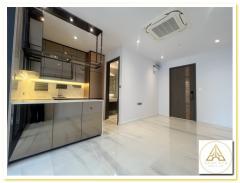 คอนโดมิเนียม High Rise ระดับ Super Luxury ถนนสาทรใต้ ใกล้ MRT ลุมพินี และ BTS ช่องนนทรี พร้อมสิ่งอำนวยความสะดวกครบครัน
