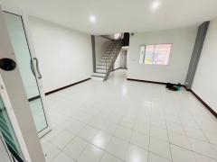 RM643 ให้เช่าทาวน์โฮม หมู่บ้านเมอริทเพลส ลาดพร้าว87 ใกล้เลียบด่วน-202509111729161757586556912.jpg