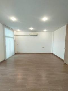 เช่า ทาวน์โฮม หลังมุม ย่านรามอินทรา ใกล้แฟชั่นไอแลนส์ MRTวงแหวนรามอินทรา เดินทางสะดวก-202509122306391757693199464.jpg