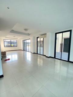 RM651 ให้เช่าHomeoffice ทำเลดี ย่านเหม่งจ๋าย จอดรถ 8 คัน-202509131349131757746153579.jpg