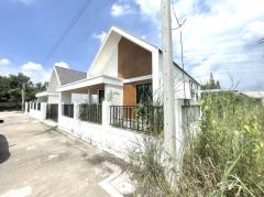 ขาย บ้านเดี่ยว หนองเหียง พนัสนิคม สร้างใหม่ สไตล์นอร์ดิก ใกล้นิคมอมตะซิตี้ และปิ่นทอง 51.7 ตรว. 118 ตรม. 3 ห้องนอน 2 ห้องน้ำ-202509132036541757770614315.jpg