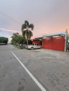 ให้เช่าโกดังอำเภอพานทอง ชลบุรี ราคา 9000 ต่อเดือน  พื้นที่ 90 ตารางเมตร โทร 0876003777-202509141455191757836519036.jpg