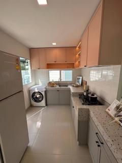 RM665 ให้เช่าบ้านเดี่ยว  วิลลาจจิโอ ศรีนครินทร์ - บางนา บ้านสวยตกแต่งพร้อมอยู่ เฟอร์นิเจอร์เครื่องใช้ไฟฟ้าครบใกล้เมกะบางนา-202509142011081757855468287.jpg