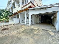 สุขุมวิท105 ตลาดลาซาล2000 400 ม.ให้เช่าบ้านหลังมุม 3ชั้น 3-4จอดรถ  ให้เช่าบ้านหลังมุม  3ชั้น BTSบางนา 1.6กม. ลาซาล28-34 32ตร.วา. 362 ตร.ม