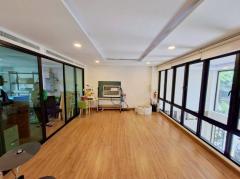 ให้เช่า โฮมออฟฟิศ เฉพาะชั้นล่างและชั้นลอย ซอยบางนา-ตราด 30 ขนาดพื้นที่ใช้สอย 96 ตรม-202509151152021757911922390.jpg
