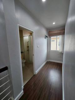 ขายด่วน ต่ำกว่าทุน ทาวน์โฮม 2 ชั้น หมู่บ้าน K-VILLAGE 3 (เค-วิลเลจ 3) ใจกลางเมืองกระบี่ บ้านหลังในซอยมีพื้นที่ด้านข้าง มุมด้านบนมองเห็นวิวสวน-202509151617581757927878737.jpg