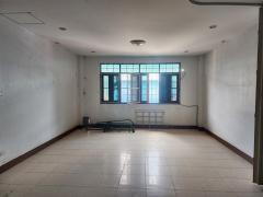 ให้เช่า อาคารพาณิชย์ 3 ชั้น ในตลาดแสงทอง แพรกษา 11-202509151957091757941029362.jpg