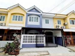 ขายทาวน์เฮ้าส์ 2 ชั้น #หมู่บ้านบัวทองธานี9 พื้นที่ 19 ตรว. 3 ห้องนอน  2 ห้องน้ำ 1 ห้องครัว 1 ที่จอดรถ (หน้าบ้านหันทิศใต้) แถมฟรี!!ปั๊มน้ำ+แท้งค์  เข้า-ออกได้หลายเส้นทาง