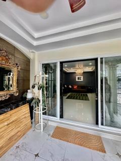 RM682 ให้เช่า ทาวน์โฮม บ้านฝนทองนิเวศน์ เหมาะทำHomeoffice เพียง260m.จากหน้าบ้านถึงสถานีรถไฟฟ้าสายสีเขียวสุขุมวิท 