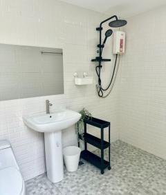 RM682 ให้เช่า ทาวน์โฮม บ้านฝนทองนิเวศน์ เหมาะทำHomeoffice เพียง260m.จากหน้าบ้านถึงสถานีรถไฟฟ้าสายสีเขียวสุขุมวิท 