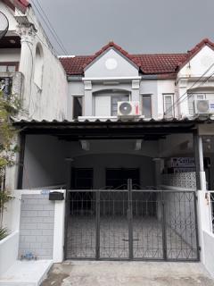 ให้เช่าทาวน์เฮ้าส์ 2 ชั้น ม.สุขสันต์ 2 บ้าน Renovate ใหม่ พร้อมอยู่
