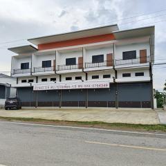 ขายอาคารพาณิชย์ 2 ชั้นครึ่ง จำนวน  5 คูหา   บ้านนางาม ตำบล เรือง อำเภอเมืองน่าน จังหวัดน่าน