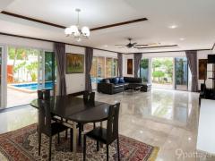 P1193 ให้เช่า บ้านพูลวิลล่าหรู 3 ชั้น พร้อมหาดส่วนตัว จอมเทียน พัทยา เดินไปทะเลเพียง 20 เมตร บรรยากาศเงียบสงบ  P1193-ให้เช่า-บ้านพูลวิลล่าหรู-3-ชั้น-พร