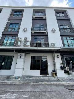 BH3723 ให้เช่าโฮมออฟฟิศ 4 ชั้น โครงการ Chic District Home Office รามคำแหง 53 ทำเล รามคำแหง – ลาดพร้าว – เลียบด่วนเอกมัย–รามอินทรา