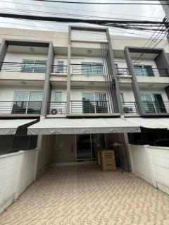 ให้เช่า ทาวน์โฮม บ้านกลางเมือง สุขุมวิท 77 3 ห้องนอน ใกล้รถไฟฟ้าอ่อนนุช17 ที่ตั้ง อ่อนนุช17, สวนหลวง