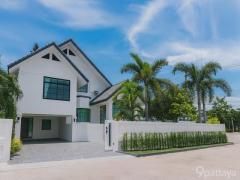 ขายบ้านพักตากอากาศ พูลวิลล่า 3ชั้น ย่านพัทยา หมู่บ้านพัทยาปาร์คฮิลล์ หนองใหญ่ 2 ตัวบ้านหลังริม พร้อมเครื่องใช้ไฟฟ้าทันสมัย ขายบ้านพักตากอากาศ-พูลวิลล่า-3ชั้น-ย