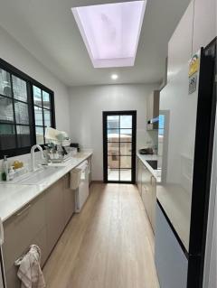 RM670 ให้เช่าบ้านแฝด 3 ชั้น บ้านกลางเมือง คลาสเซ่ รัชโยธิน ใกล้เมเจอร์รัชโยธิน เหมาะอยู่อาศัย 500 เมตร BTS พหลโยธิน 59-202509201714061758363246530.jpg