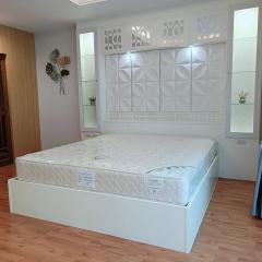 RM683 ให้เช่าทาวน์โฮม บ้านกลางเมือง เอสเซ้นส์ อ่อนนุช-วงแหวน  รีโนเวทใหม่ เฟอร์นิเจอร์ครบ พร้อมเข้าอยู่ ใกล้เดอะพาซิโอ, โรบินสันลาดกระบัง-202509210011501758388310431.jpg