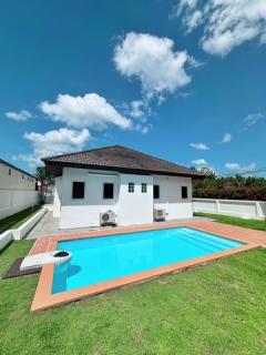 For Sale : PaKhlok, Single house with swimming pool, 3 bedrooms, 2 bathrooms.