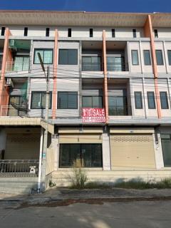 ราคาพิเศษสุดๆ อาคารพาณิชย์ 3 ชั้น ขนาด 20 ตรว. ติดถนนเพชรเกษม