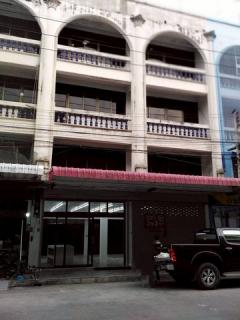 ให้เช่าบ้านใหม่ตกแต่งสวย 3 ชั้นครึ่ง ทำเลทองใจกลางเมืองสุพรรณบุรี ใกล้ตลาดสดเมืองทอง