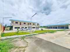 ถนน คู่ขนาน บางบัวทอง-สุพรรณบุรี  โกดังให้เช่า 2ไร่ 1,125ตร.ม. โรบินสัน โลตัสสุพรรณบุรี 3.26 กม.  ตลาดนัดไผ่ขวาง 1กม. พร้อมออฟฟิศ 2 ชั้น