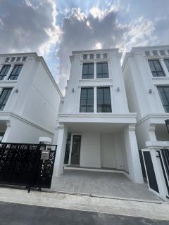 ให้เช่าบ้านเดี่ยว 3 ชั้น 327 ตร.ม. 4 ห้องนอน โครงการ The Master เอกมัย-สุคนธสวัสดิ์ ซอยสุคนธสวัสดิ์ 25 *ไม่มีเฟอร์  ให้เช่าบ้านเดี่ยว-3-ชั้น-327-ตร.ม.-4-ห้องน