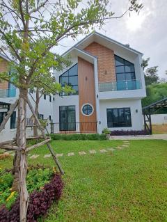ขายบ้านสวย บรรยากาศดี โซนหางดง-หนองควาย 126 ตร.ว. 6.5 ล้านบาท เหมือนได้พักผ่อนทุกวัน! เนื้อหา: หลีกหนีความวุ่นวาย มาพบกับบ้านในฝันที่ให้คุณได้สัมผัสความสงบอย่างแท้จริง! บ้านเดี่ยวสไตล์โมเดิร์นบนที่ดิน 126 ตร.ว. ในทำเล ต.หนองควาย ที่ขึ้นชื่อเรื่องอากา-202509241133421758688422668.jpg