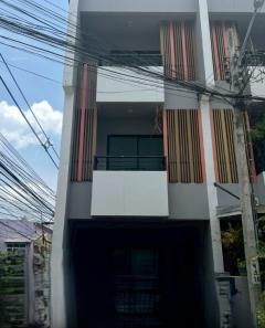 ขายทาวน์โฮม 3 ชั้น โครงการเดอะซิมโฟนี ทำเลศักยภาพ ติดถนนใหญ่ ใกล้แฟชั่นไอส์แลนด์-202509241557471758704267698.jpg