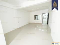 ขายอาคารพาณิชย์ 3.5 ชั้น รีโนเวทใหม่ ทำเลดี พระราม 2 ท่าข้าม 28/2 เหมาะทำออฟฟิศ-202509241654041758707644364.jpg