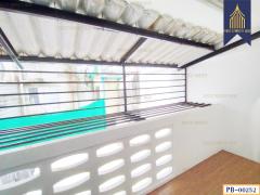 ขายอาคารพาณิชย์ 3.5 ชั้น รีโนเวทใหม่ ทำเลดี พระราม 2 ท่าข้าม 28/2 เหมาะทำออฟฟิศ-202509241654101758707650295.jpg