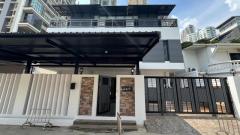 บ้านสุขุมวิท26 Sukhumvit 26ให้เช่า  5 Bedrooms  จดบริษัทได้ ใกล้เอ็มโพเรียม (Emporium) BTSพร้อมพงษ์