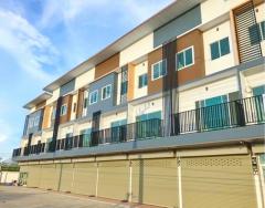 ถ.พระราม2 เซ็นทรัล มหาชัย 1.7 กม.ให้เช่าอาคารพาณิชย์ 3 ชั้น ทำเลดี พักอาศัย 3 นอน 3 น้ำ  ไทวัสดุ มหาชัย 1.3 กม. รร.เทพนรรัตน์ 700 ม.  