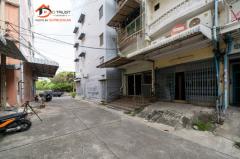 ขายด่วน ตึกแถว 3 ชั้น มีชั้นลอย อ่อนนุช 28 เนื้อที่ 16ตร.ว. ราคาไม่เเพง