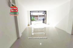 ทาวน์โฮม ซอยราชวิถี 21 (ซ.วัดภคินีนาถ) เนื้อที่ 17 ตรว. ถนนราชวิถี เขตบางพลัด กรุงเทพมหานคร-202509261119581758860398053.jpg