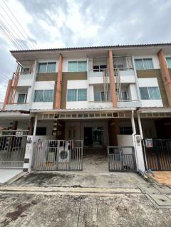 ขาย ทาวน์โฮม เดอะทรัสต์ซิตี้ งามวงศ์วาน 170 ตรม 20 ตรว เดินทางสะดวก ราคาเหมาะลงทุน